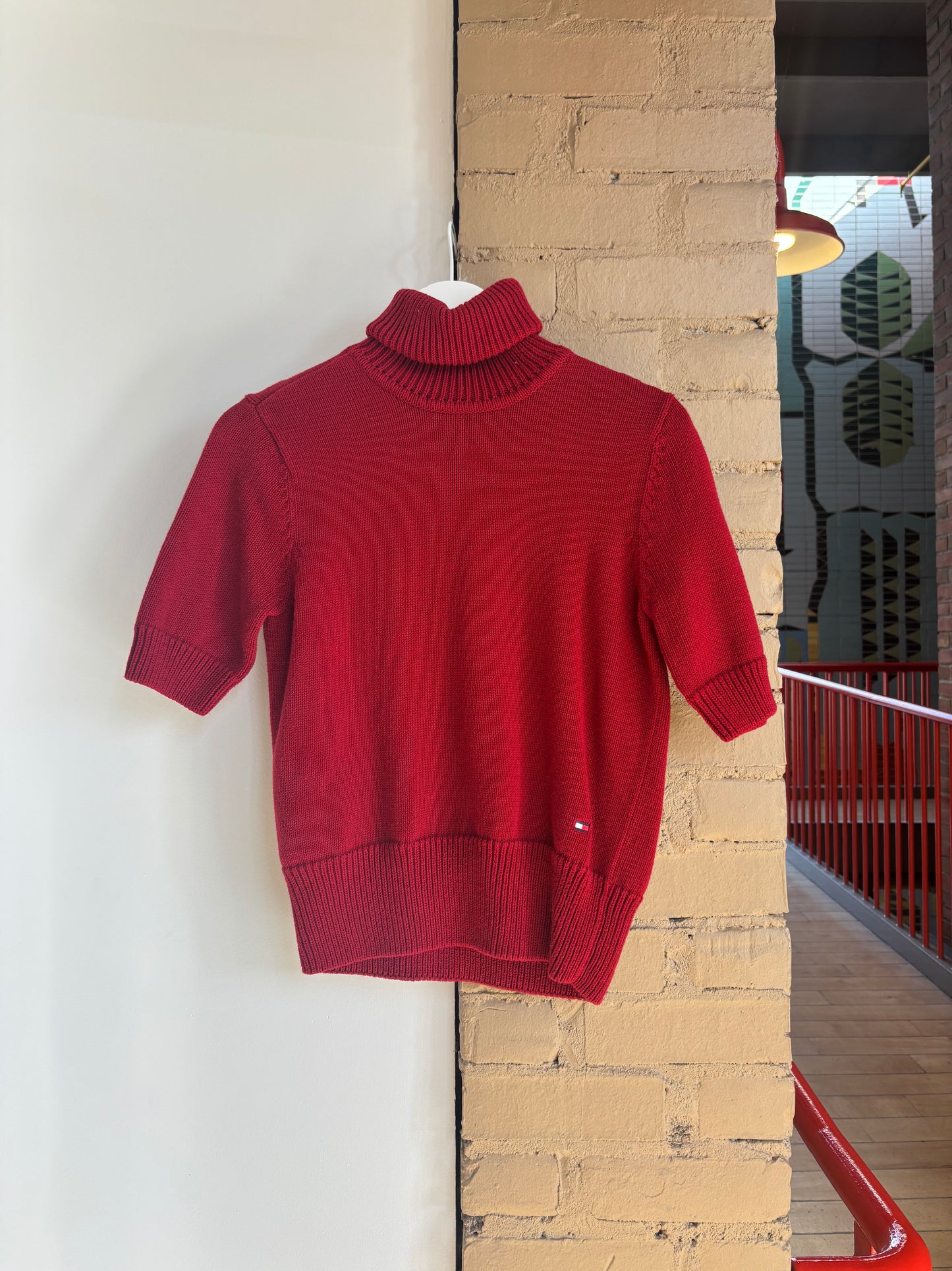 Booth 13 Tommy Hilfiger Red Dovey (L)