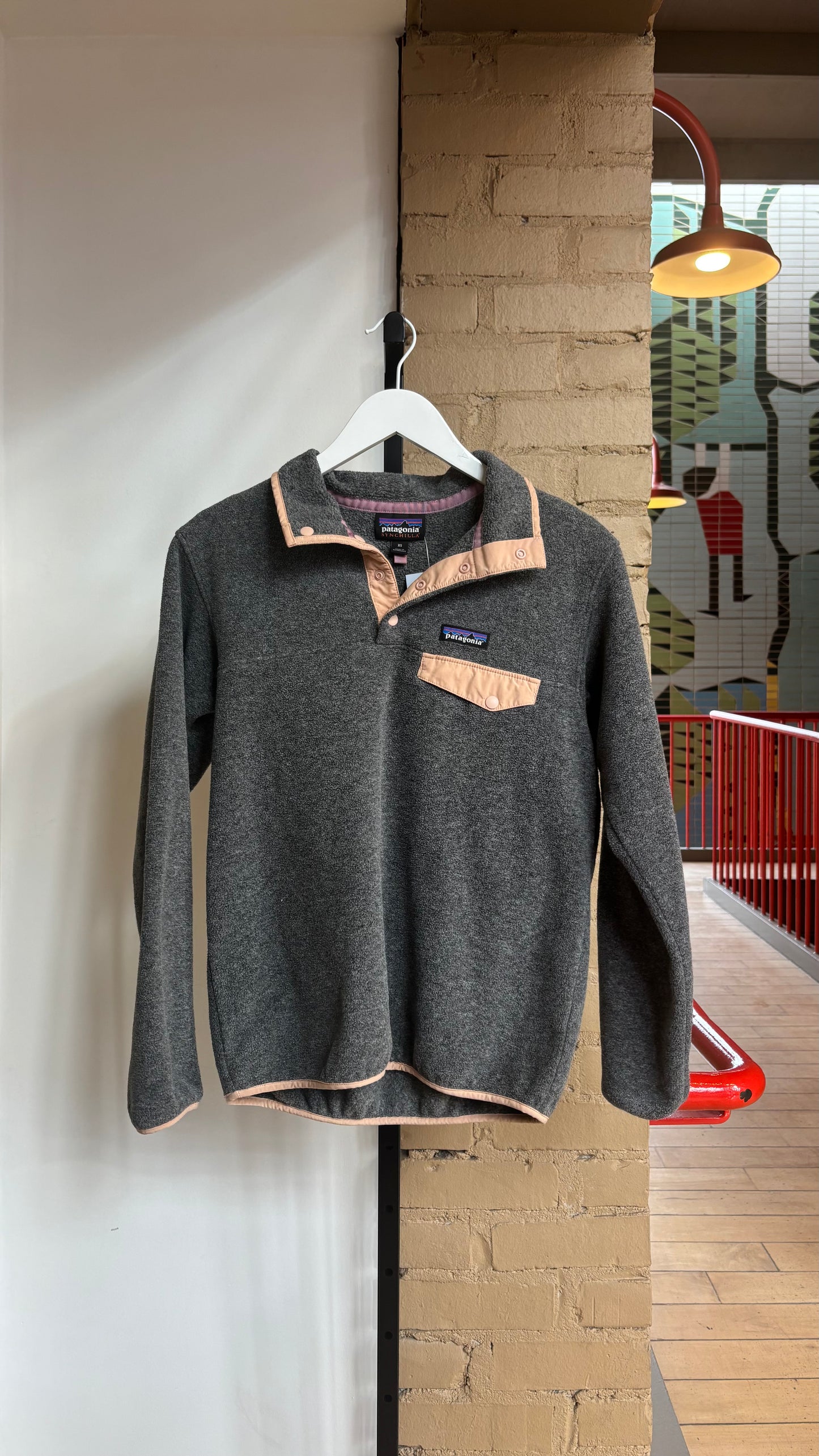 Booth 19 Patagonia Gray & Beige Sweater (XS)