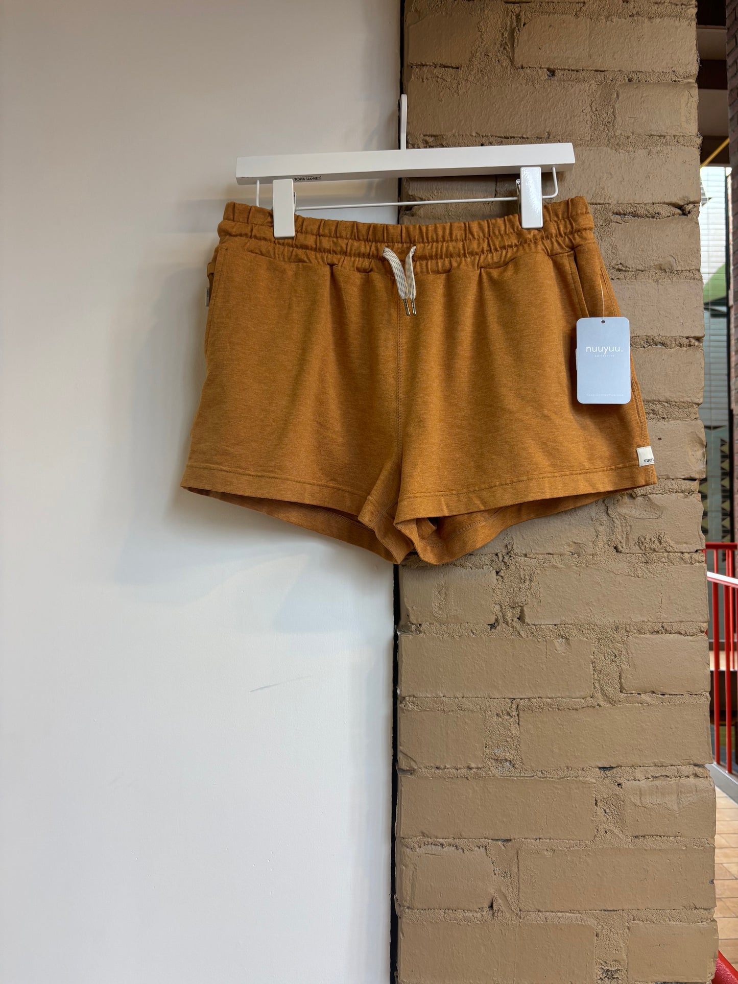 Booth 18 Golden Vuori Shorts (M)