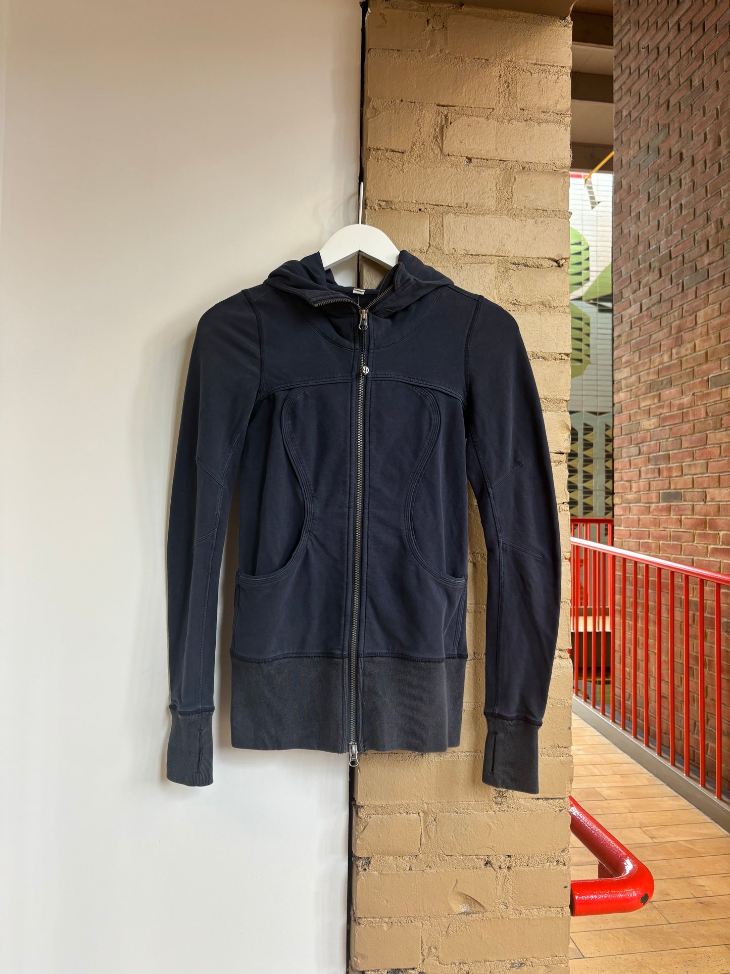 Booth 1 Lululemon Navy Blue Scuba (2)