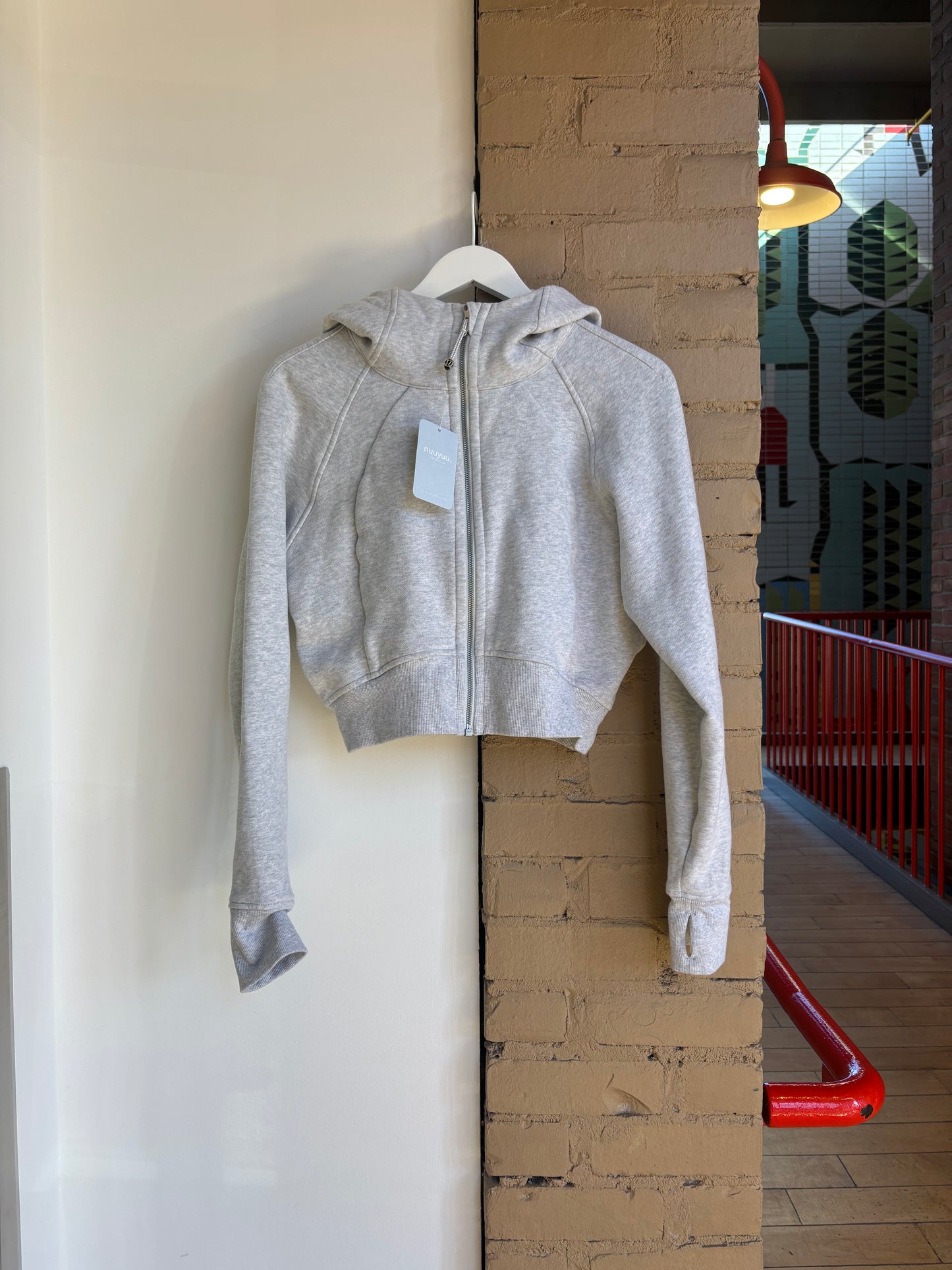 Booth 14 Lululemon Cropped Hoodie (10)