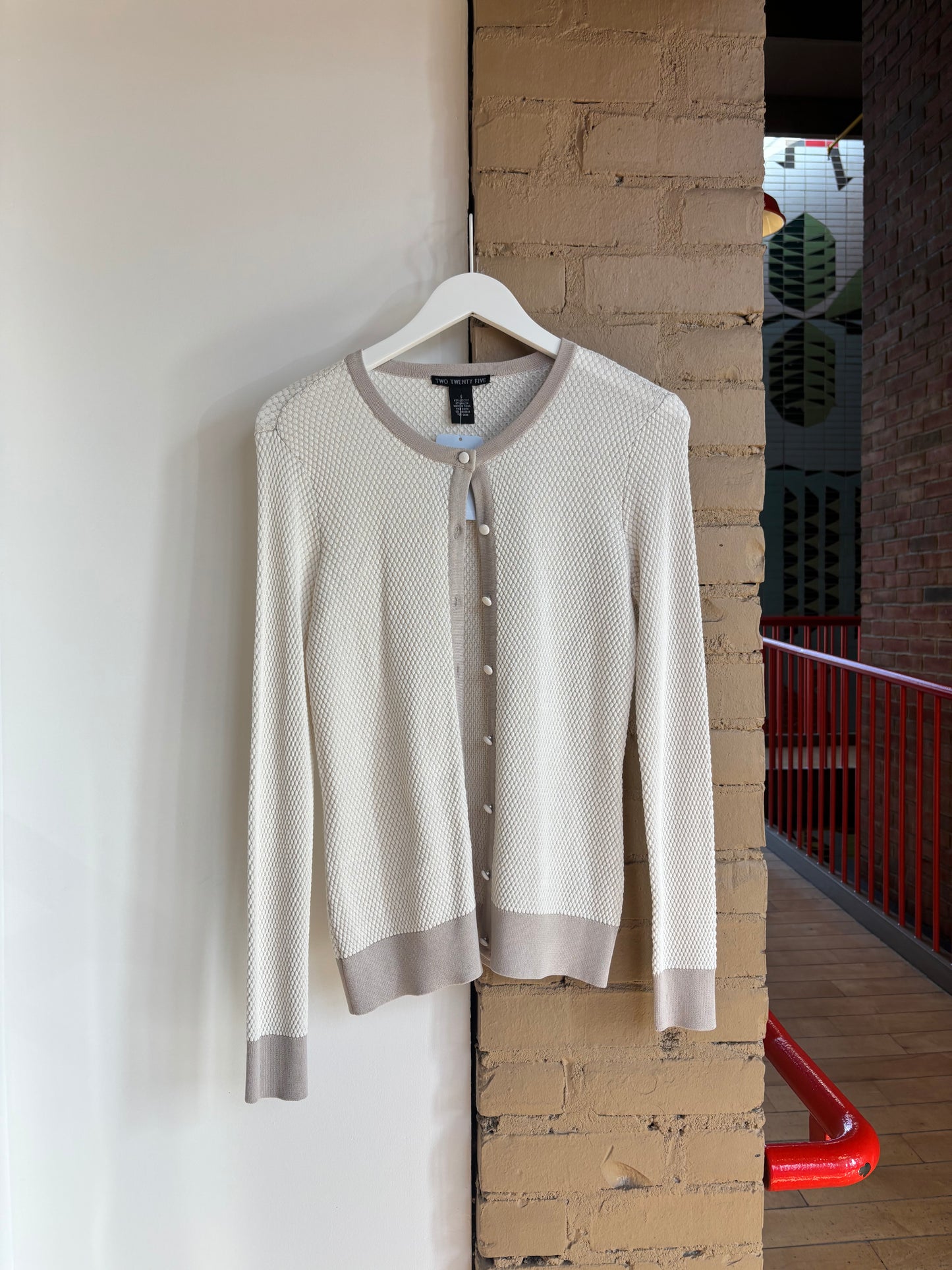 Booth 19: Two Twenty Five White Cardi (S)