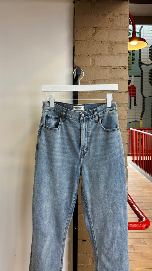 Booth 11 Abercrombie 90s Slim Straight Ultra High Rise Jeans (6L)