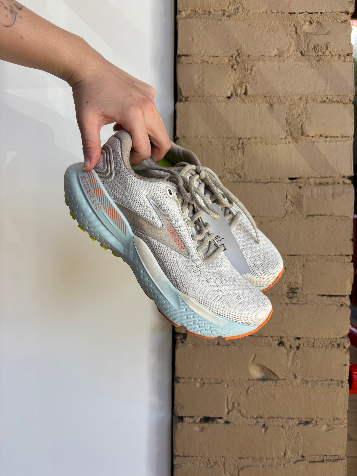 Booth 14 Teal/Orange Brooks Tennis Shoes (7)