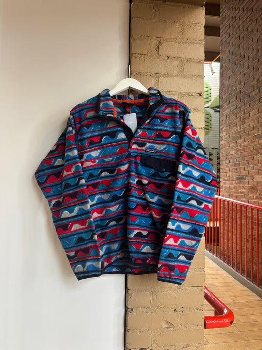 Booth 1 Blue & Red Wavy Patagonia Synchilla (M)